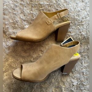 Tan open toe heeled shoes, size 9M.